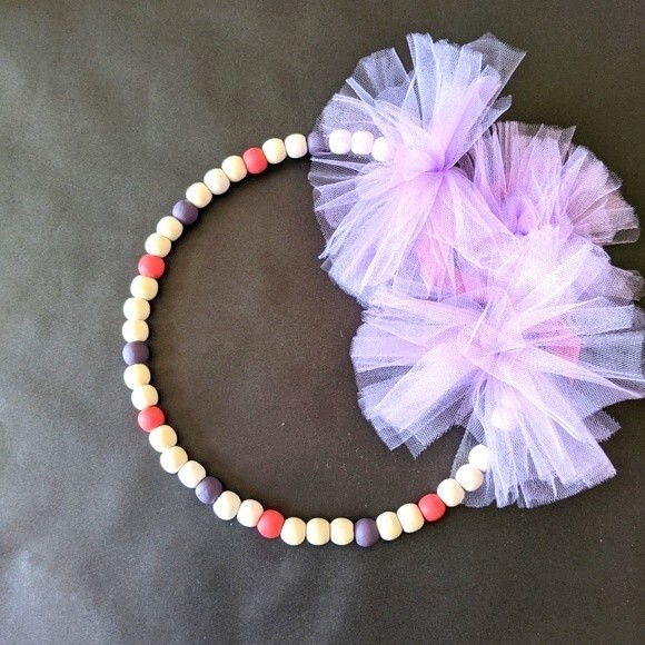 🔥 Wreath - 10" diameter - wood beads - tulle bow - handmade - Picture 1 of 5
